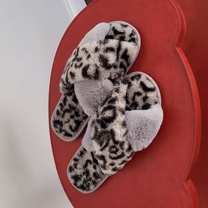 NWOT Gray Leopard Slippers sz 7-7.5